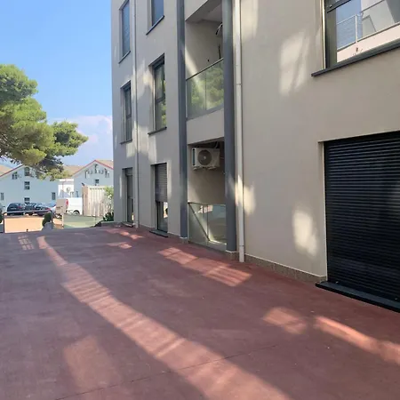 Lisi Апартаменты *