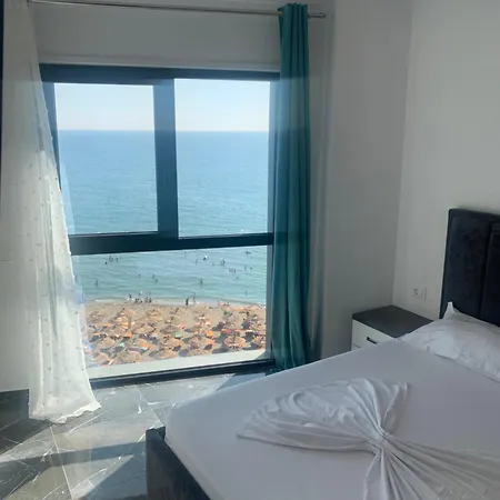 Lisi Apartment